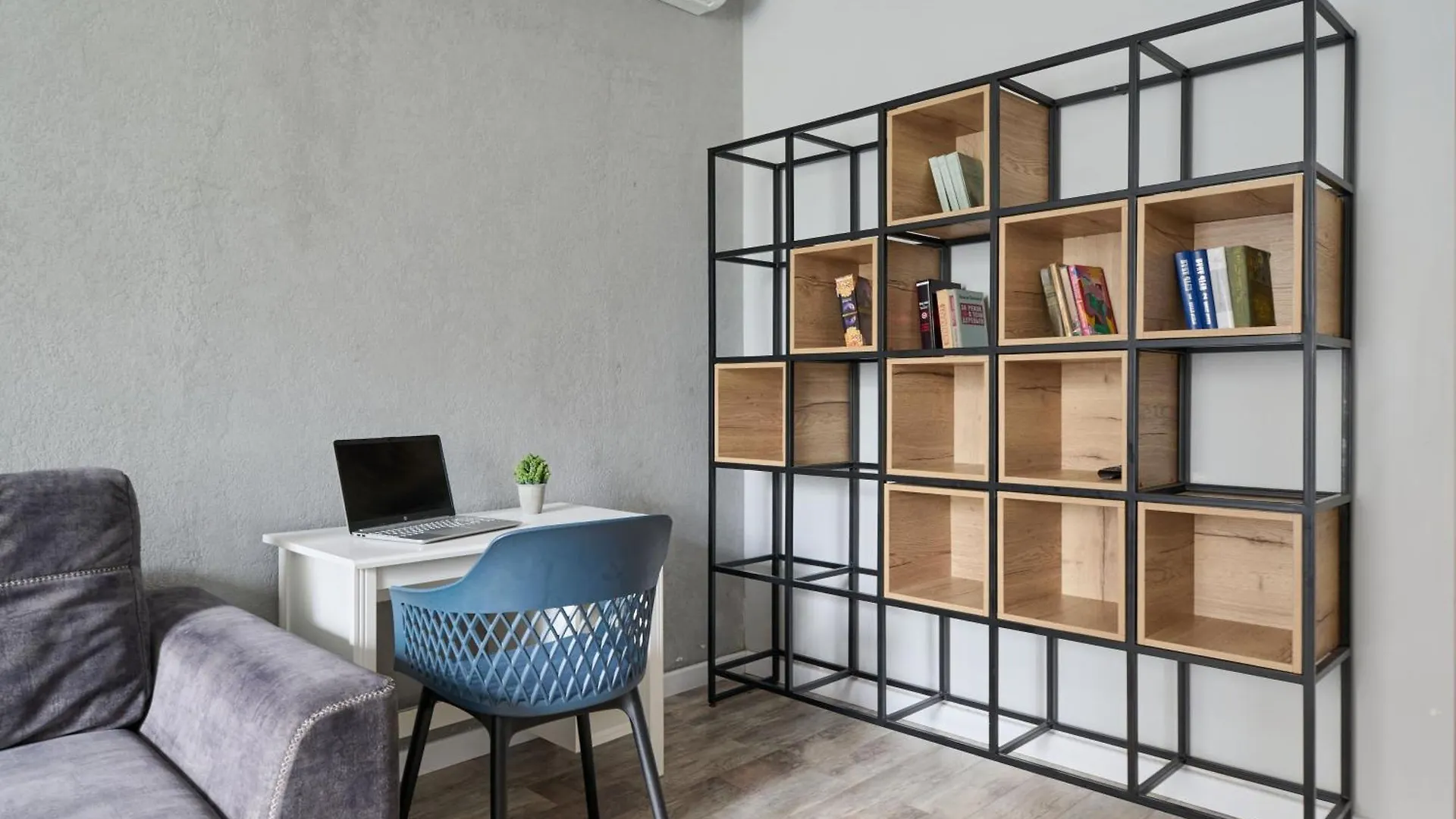 Роскошные Двухкомнатные Апартаменты Almaty Apartment